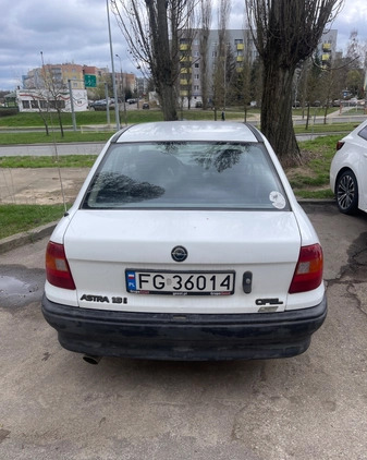 Opel Astra cena 2700 przebieg: 200000, rok produkcji 1993 z Drohiczyn małe 22